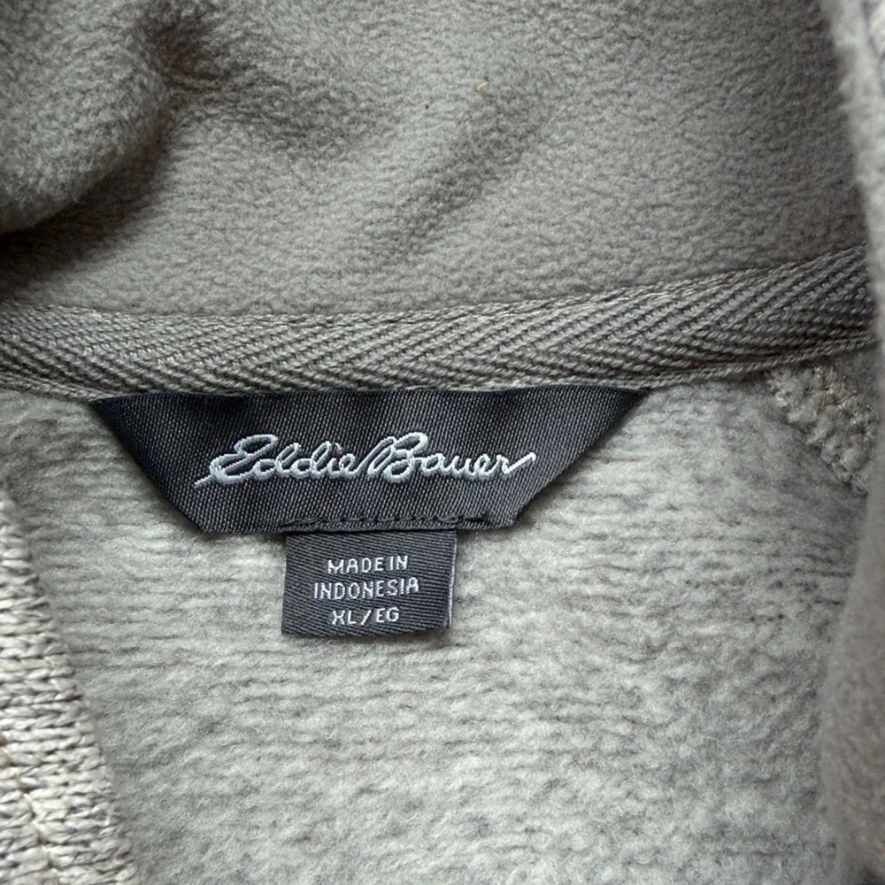 (329)Eddie Bauer Men's Light Gray Zip-Up Sweater